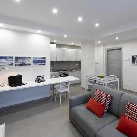 Exclusive Privatebeach - Explora 3 Omegna